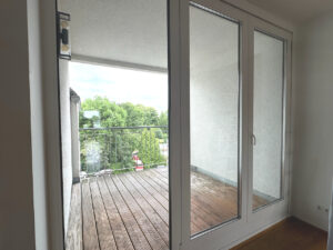 Balkon zur Straße