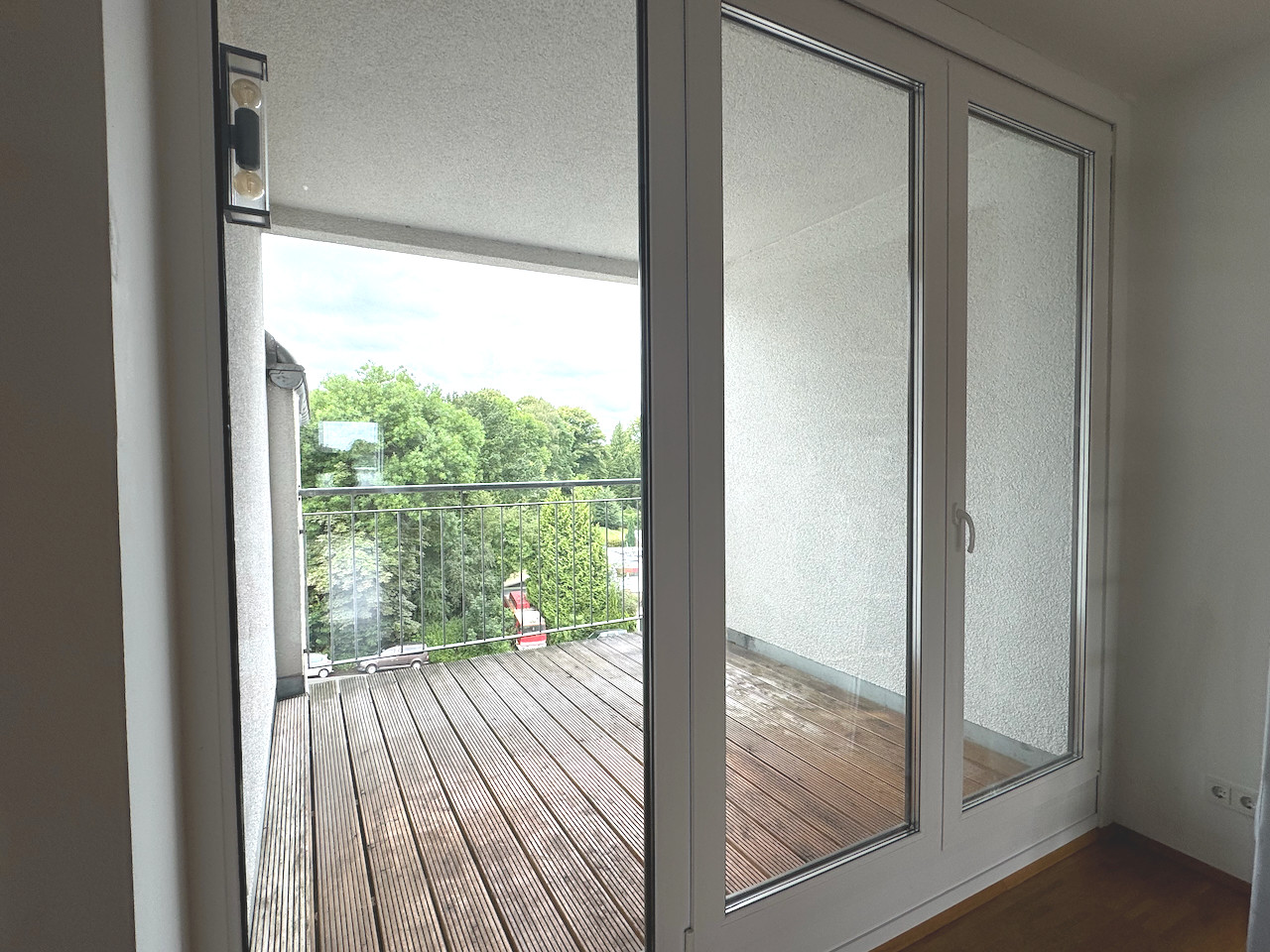 Balkon zur Straße
